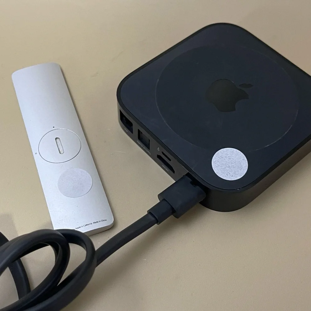 Apple TV A1427 (3rd Generation) Black Streaming Device with Remote and Cable - Picture 2 of 15